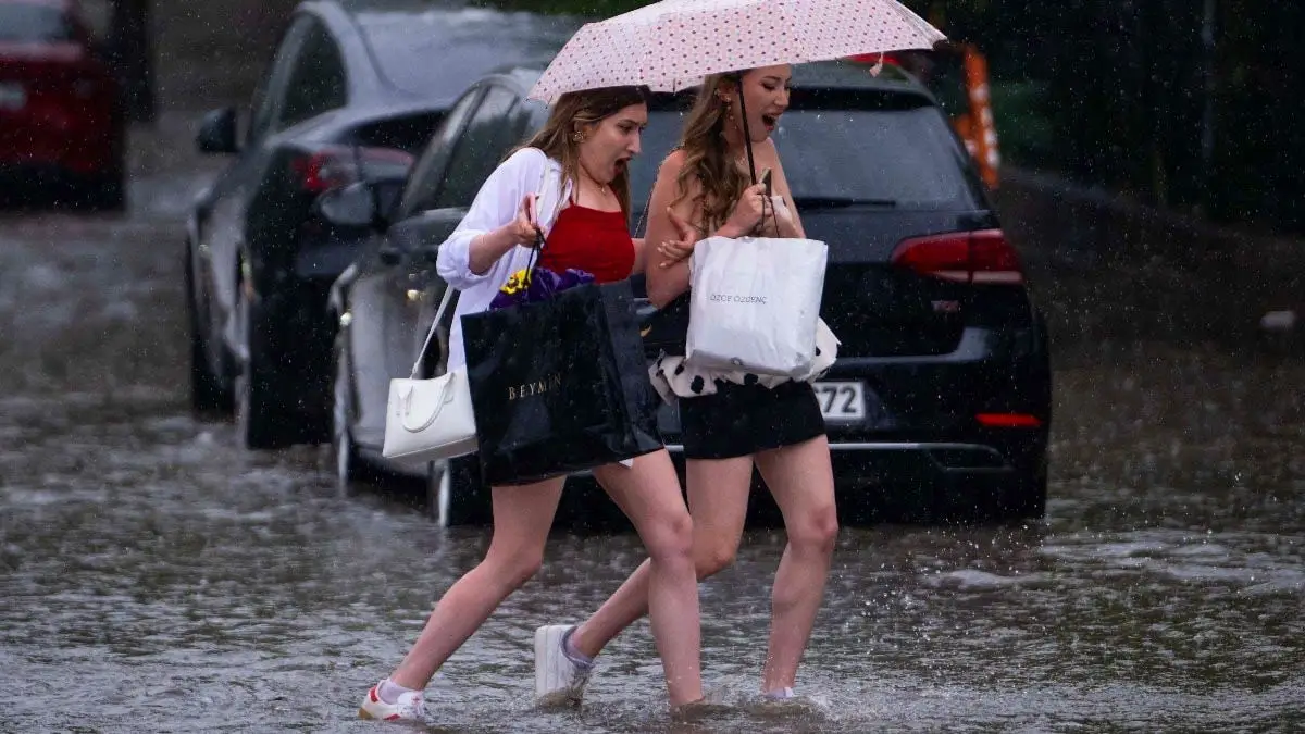 Ankara hafta sonu da yanacak, yeni haftaya sağanakla başlayacak