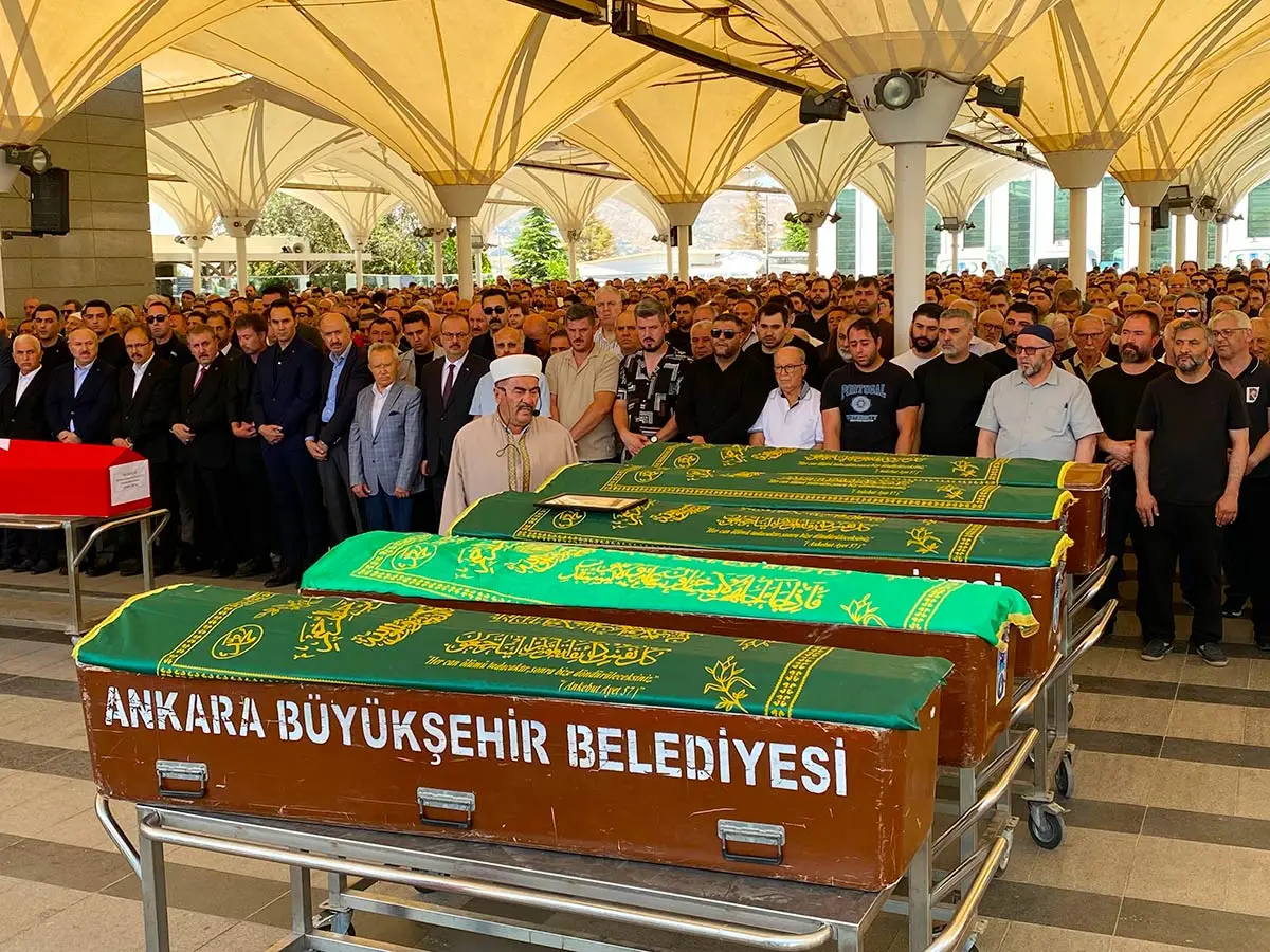 Ankara’da babasının öldürdüğü genç toprağa verildi