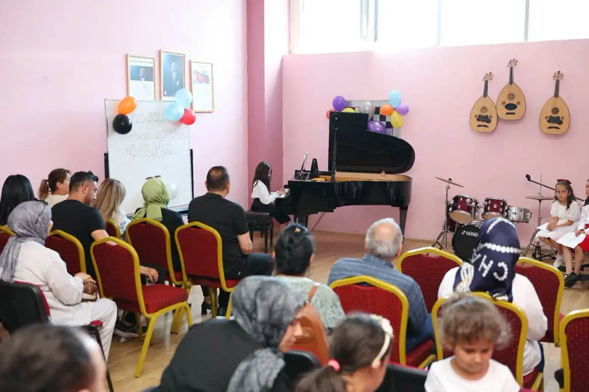 Pursaklar’da piyano kursiyerlerinden yıl sonu başarısı