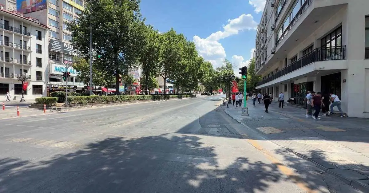 Kızılay'da araç ve yaya geçişlerine kısıtlama