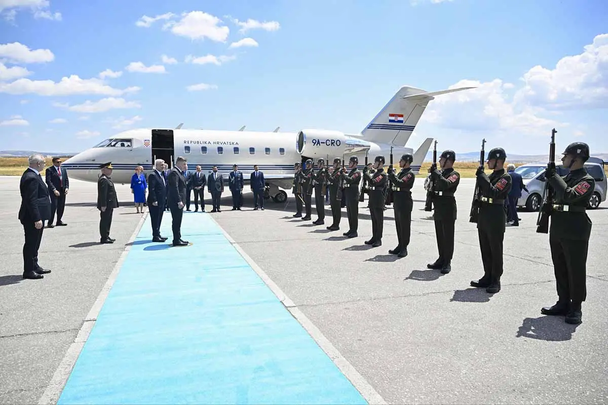 Hırvatistan ve Güney Kore heyetleri Ankara'ya iniş yaptı