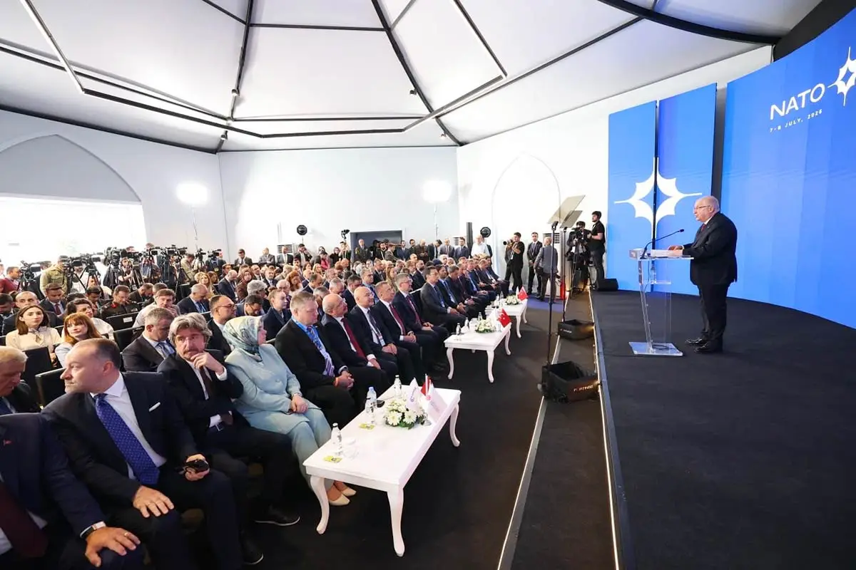 Milli Savunma Bakanı Yaşar Güler