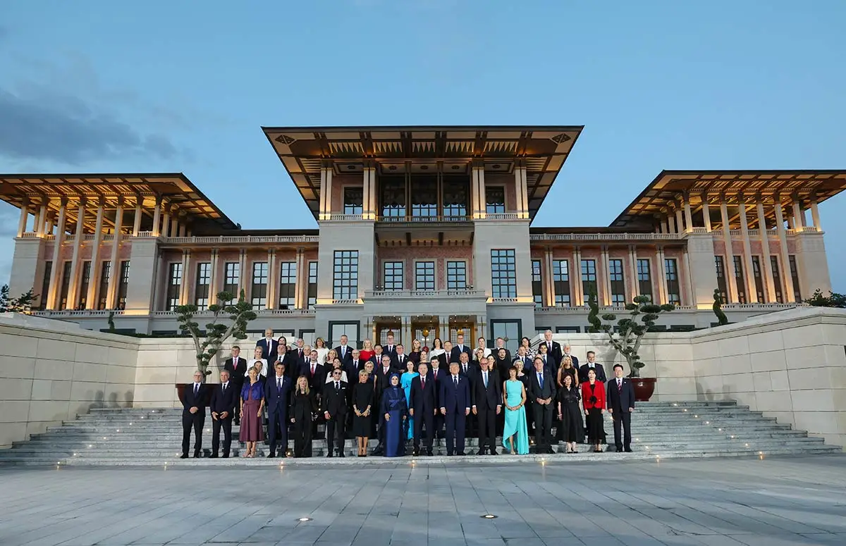 Ankara'daki NATO Zirvesi’nde liderler aile fotoğrafı çektirdi