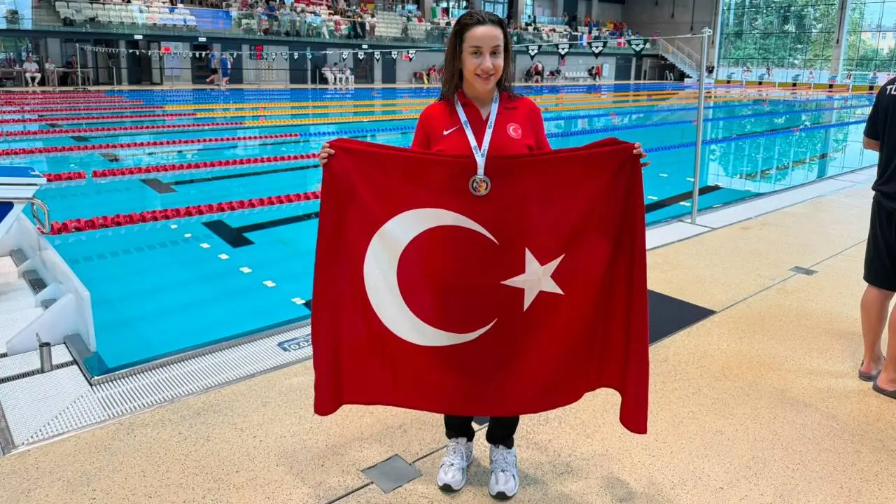 Milli sporcu Seçil Açıkgöz Keçiören'e üçüncülük getirdi