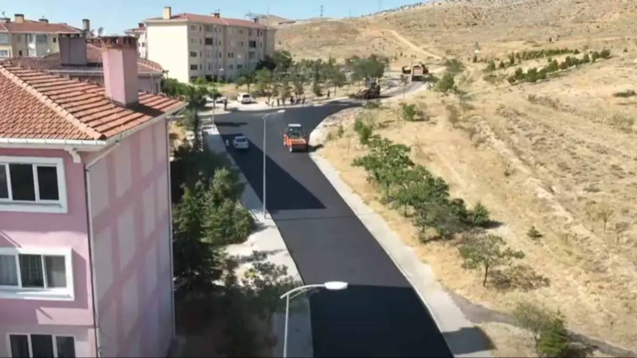 Şereflikoçhisar'da asfalt çalışmaları devam ediyor