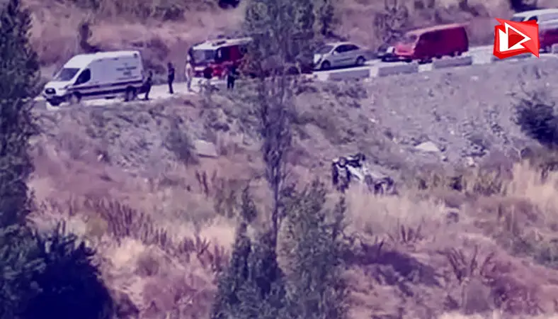 Ankara'da otomobil şarampole devrildi