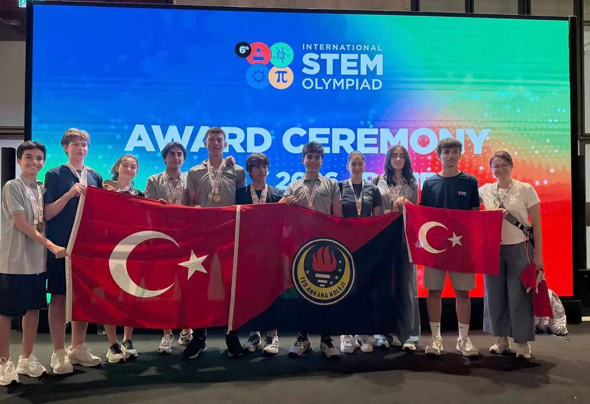 TED Ankara Koleji öğrencilerinden derece
