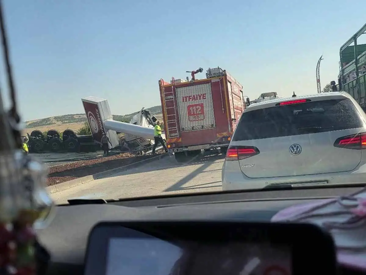 Eskişehir-Ankara yolu kazanın ardından trafiğe açıldı