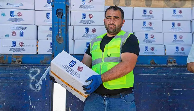 ABB’den arıcılara 80 bin kilo fondan arı yemi desteği