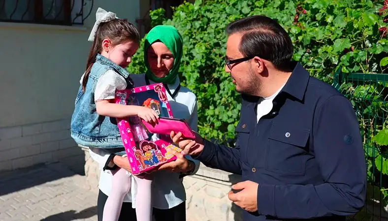Sincan Belediyesinden çöp kamyonu hayranı Ayşe’ye sürpriz