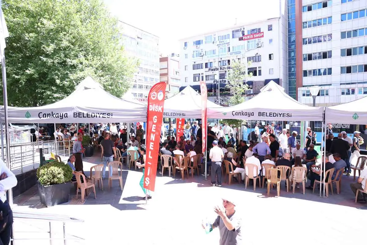 Çankaya Belediyesi önünde nöbet sürüyor