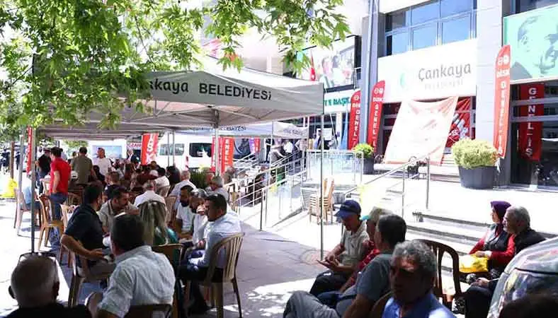 Çankaya Belediyesi önünde nöbet sürüyor
