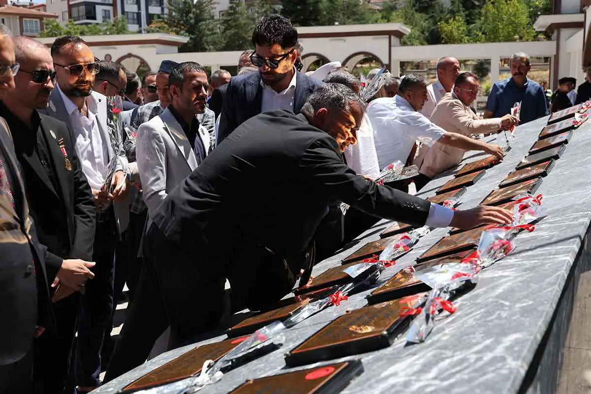 Pursaklar'da demokrasi şehitleri anıldı