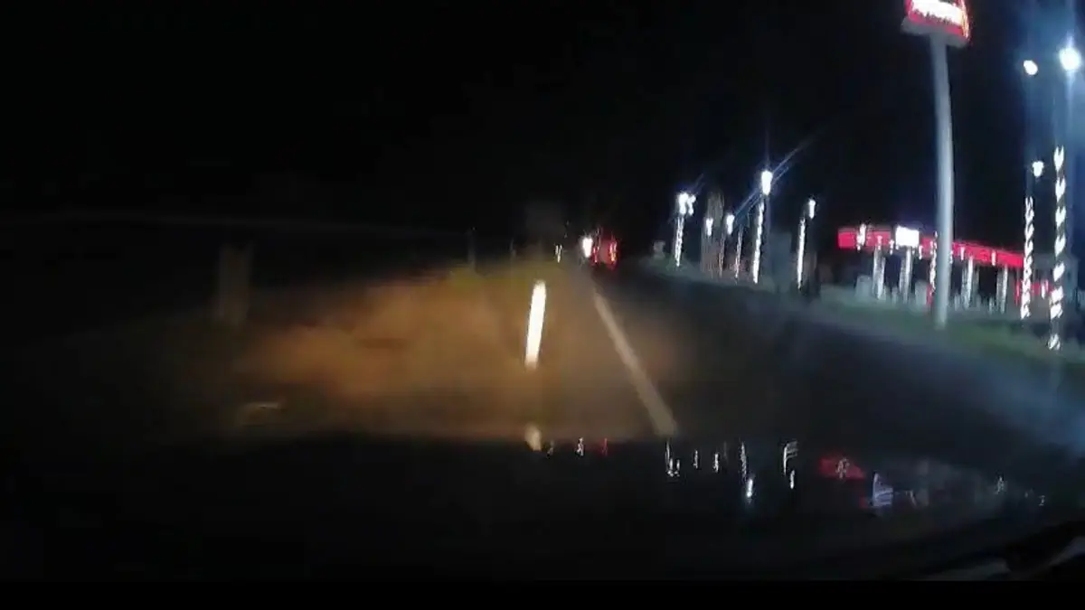 Ankara dönüşü uyuyan sürücü refüje çıktı, facia önlendi