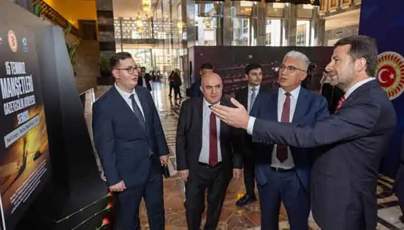 '15 Temmuz Manşetleri Gazetecilik Atölyesi Sergisi' büyük ilgi gördü