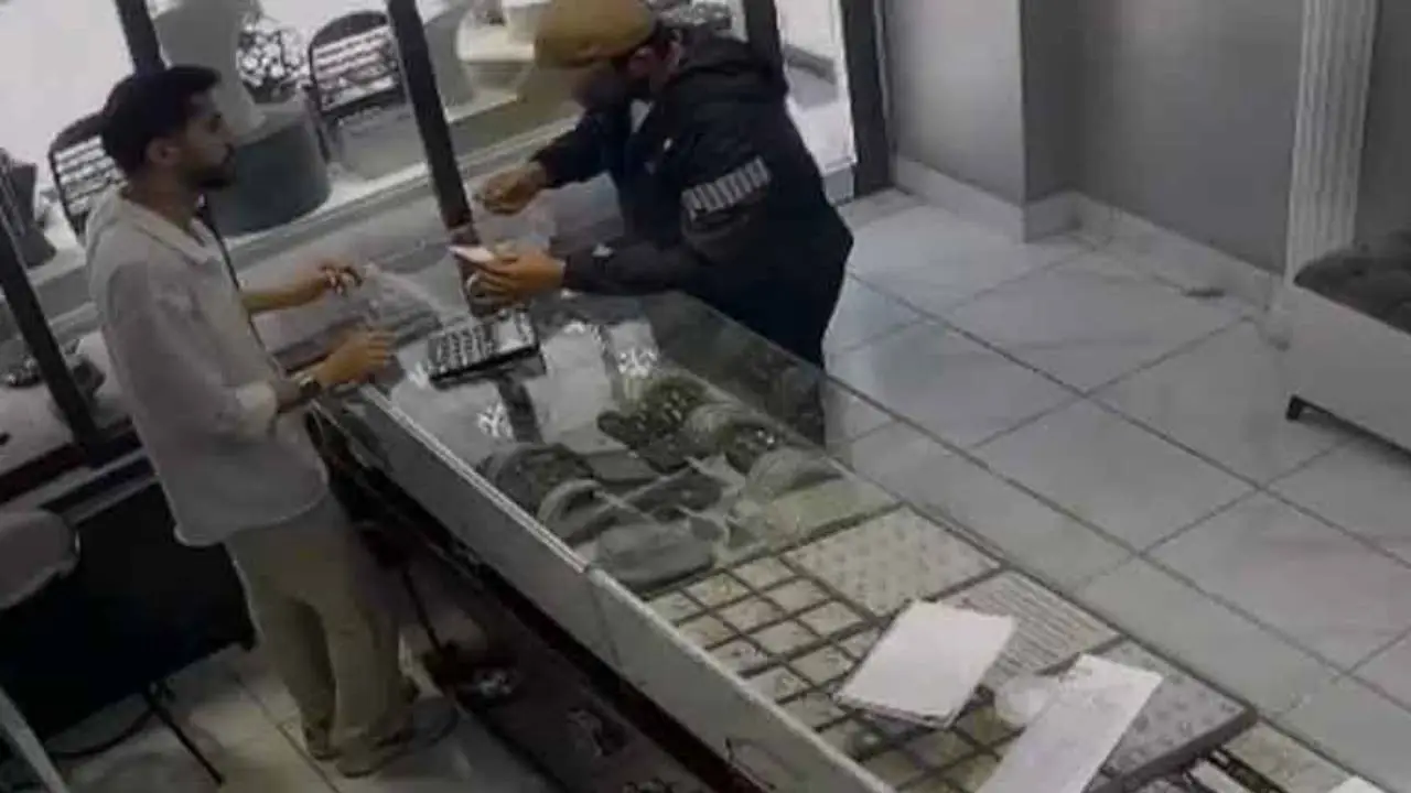 İnternetten araştırıp kuyumcu soydu... O görüntüler ortaya çıktı...