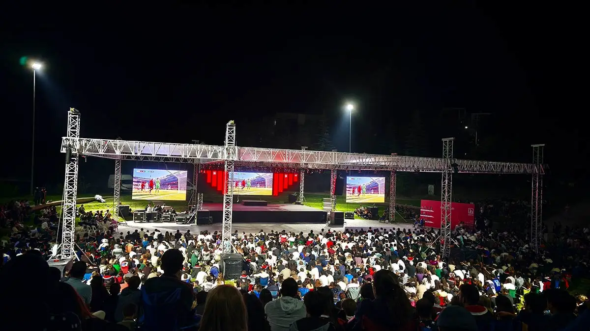 ODTÜ mezuniyetinde Dünya Kupası finali coşkusu yaşandı