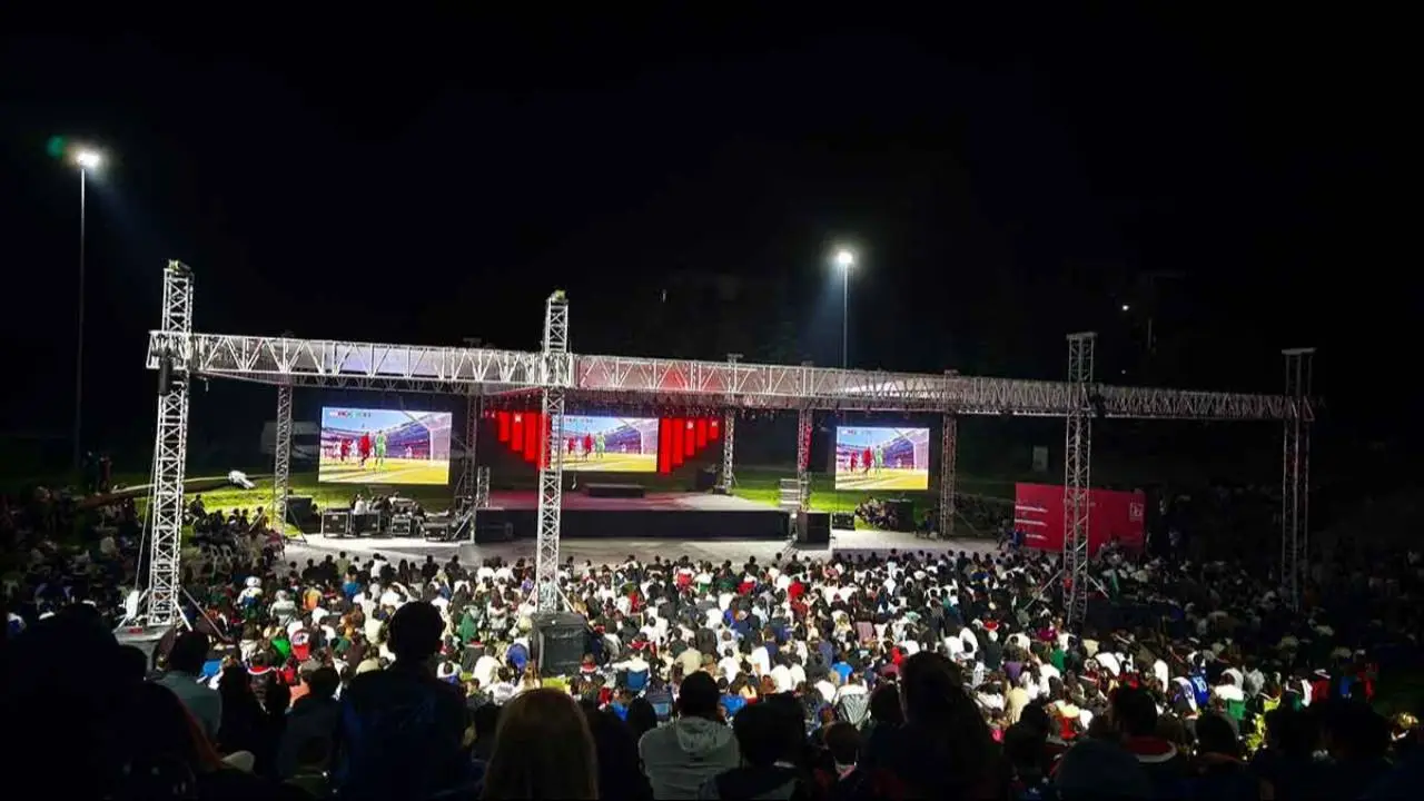 ODTÜ'de mezuniyet sonrası Dünya Kupası heyecanı yaşandı