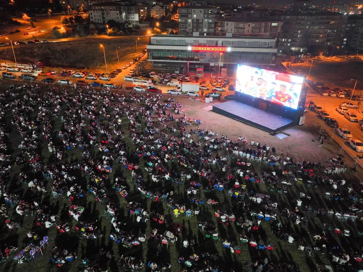 Dünya Kupası finali Etimesgut'taki Çelebi Çayırı’nda izlendi