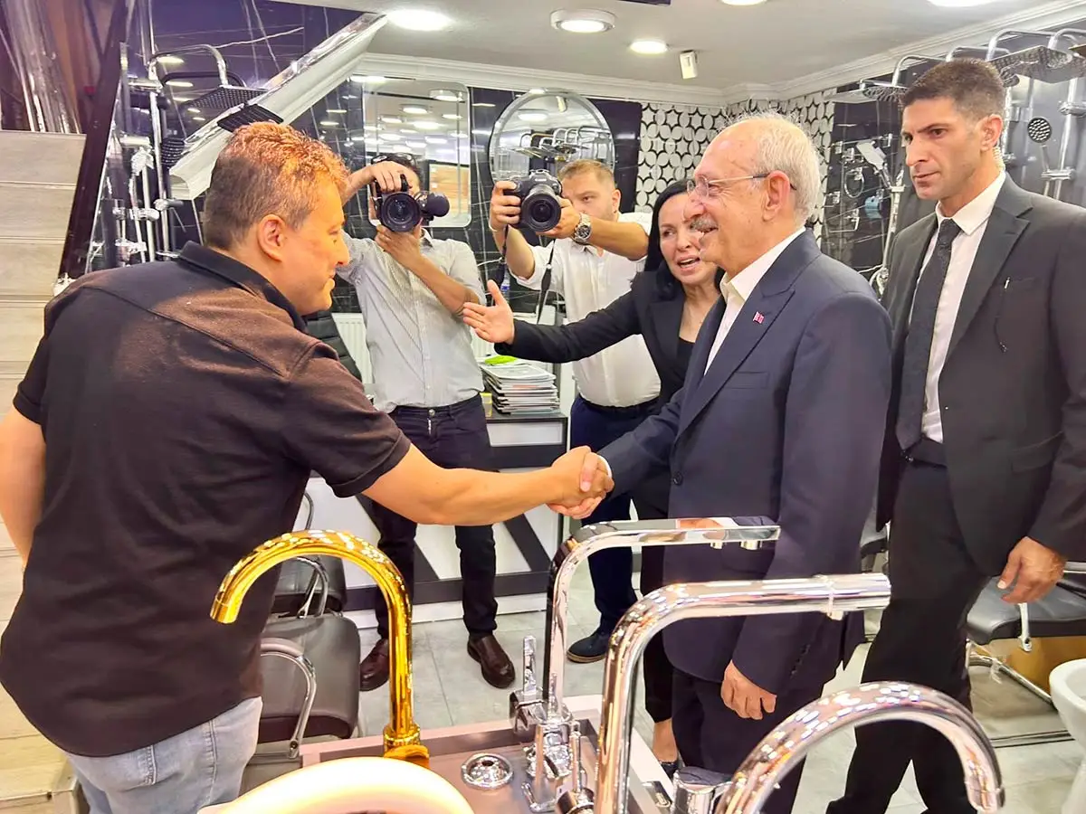 Kılıçdaroğlu Ankara Altındağ’da esnafla buluştu
