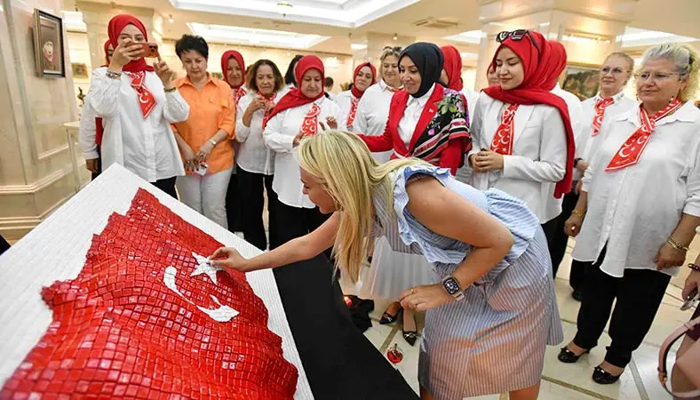 ABB’den kadın emeğine destek: Sanatın Binbir Hâli sergisi