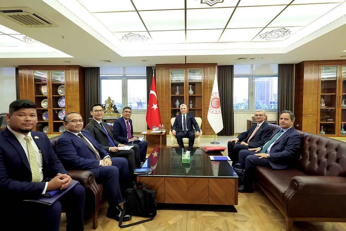 Malezya'nın Ankara Büyükelçisinden Bakan Bolat'a ziyaret