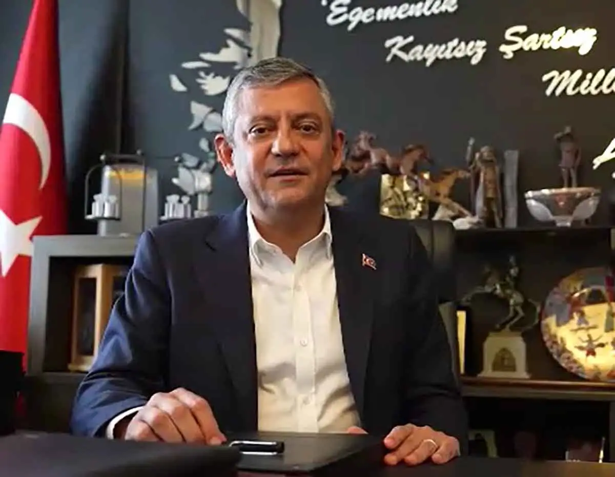 Özgür Özel ve 90 Milletvekili CHP'den İstifa etti...
