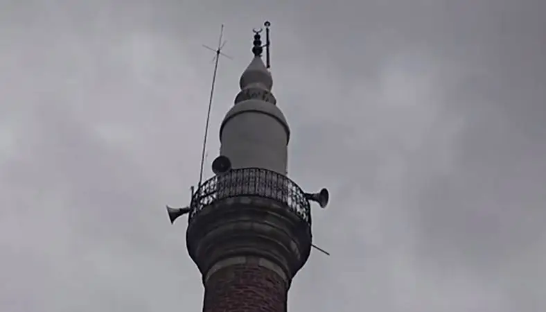 Haymana Merkez Camii’ne yıldırım düştü: Sistem yandı