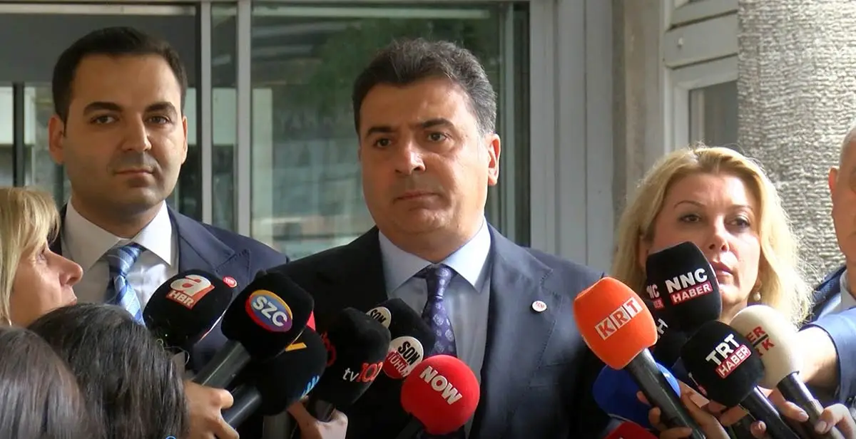 Zeynel Emre, Yeni Parti Sözcüsü oldu. Emre ilk açıklamasını yaptı.