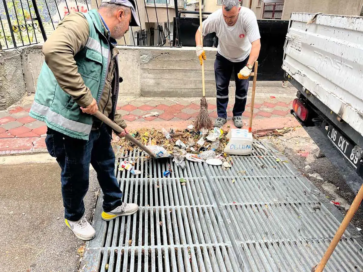 Keçiören'de sel sonrası yoğun mesai