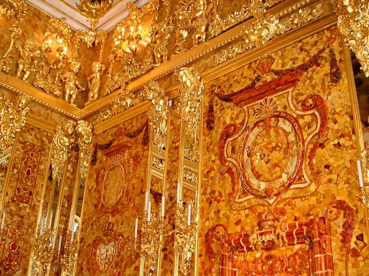 6 ton saf kehribar ve altından yapılmış Amber Odası kayıp!