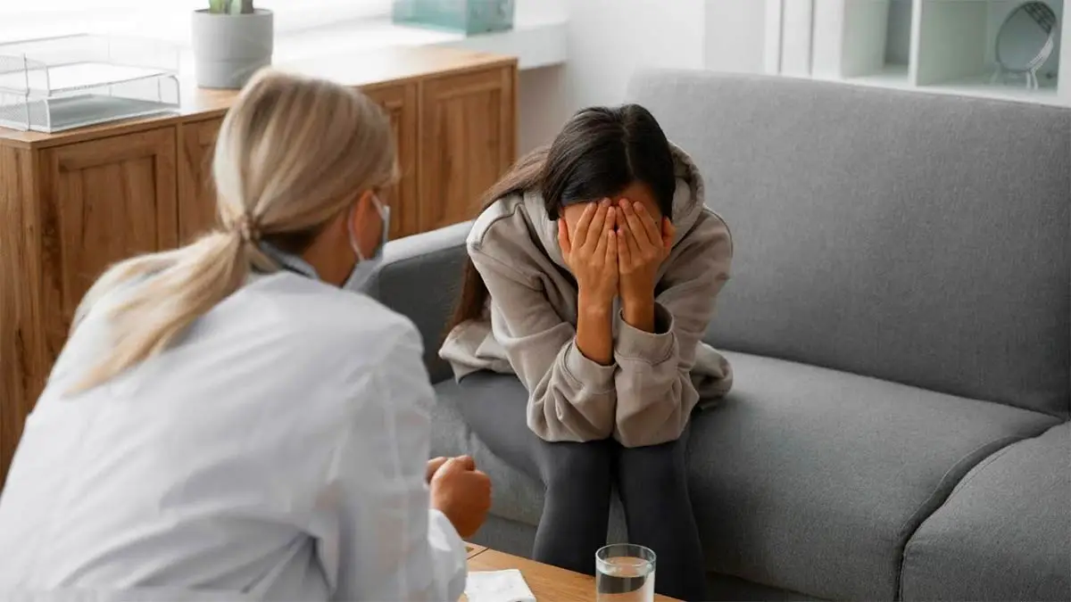 Herkes yapıyor! Depresyondaki kişilere söylenmemesi gereken sözler