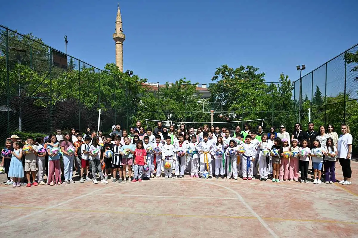 Altındağ'da yaz okulları yoğun katılımla sürüyor