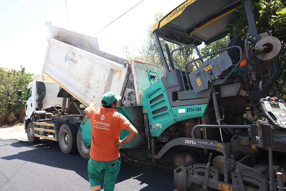 Çankaya'da asfalt sezonu sürüyor