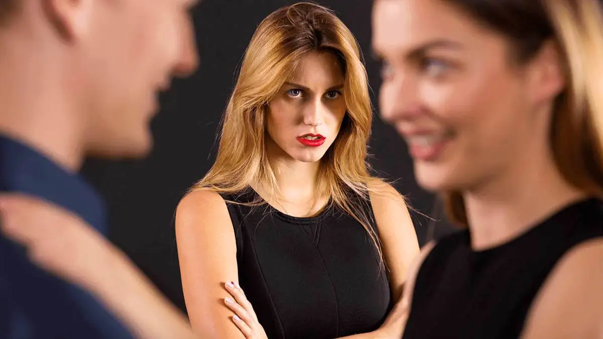 Psikologlara göre gizli nefretin 8 sessiz belirtisi