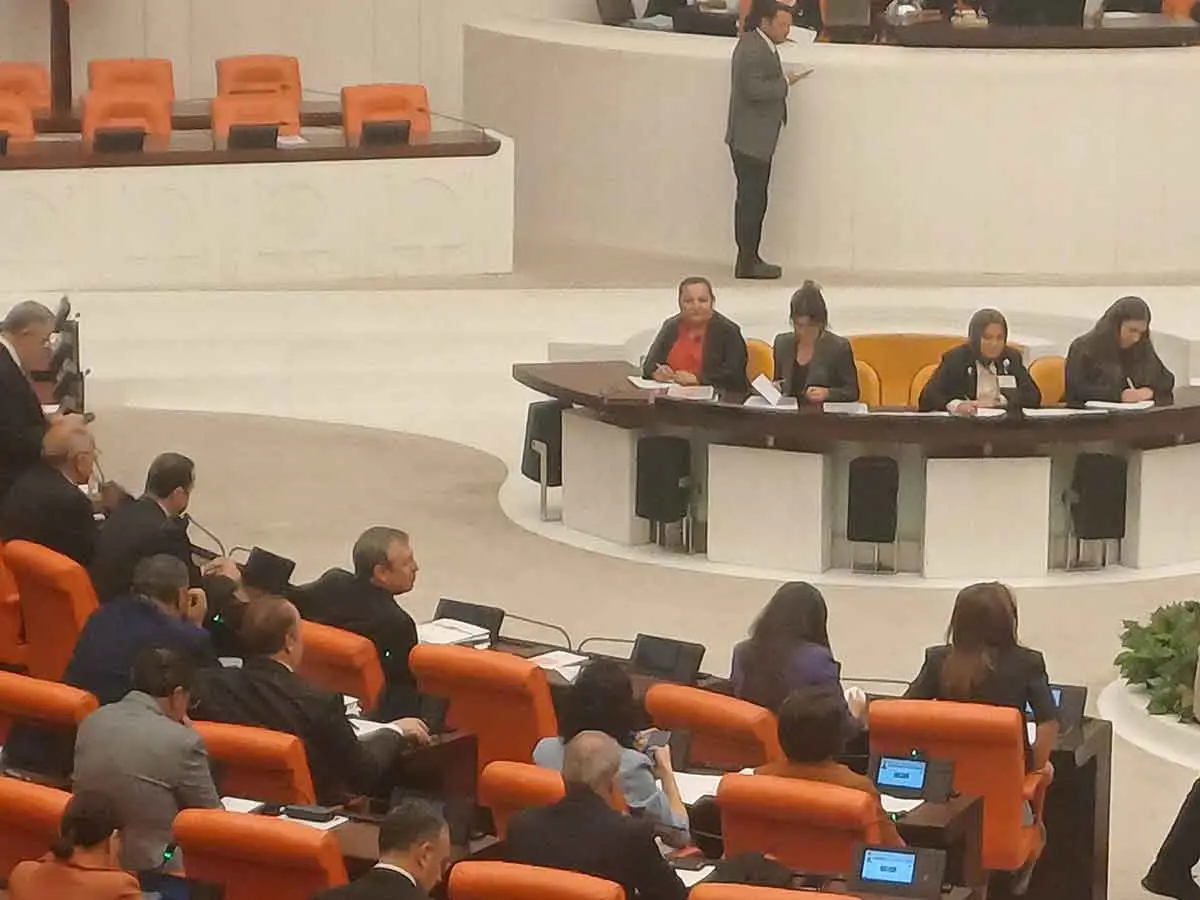 TBMM'de oturma düzeni değişti...